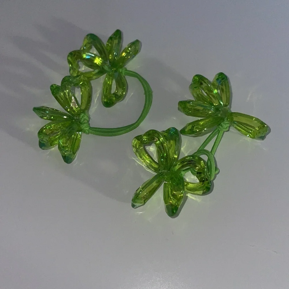 12 count plastic heart detail rainbow hair ties